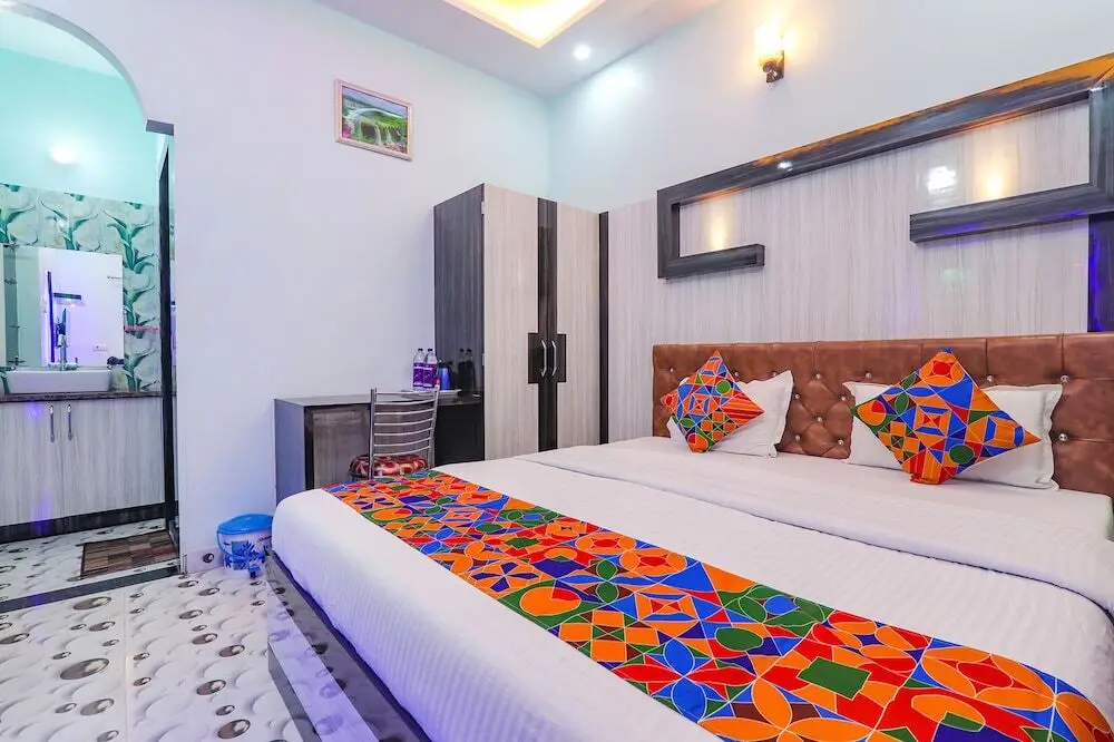 Сарнатх: Lumbini International by FabHotel