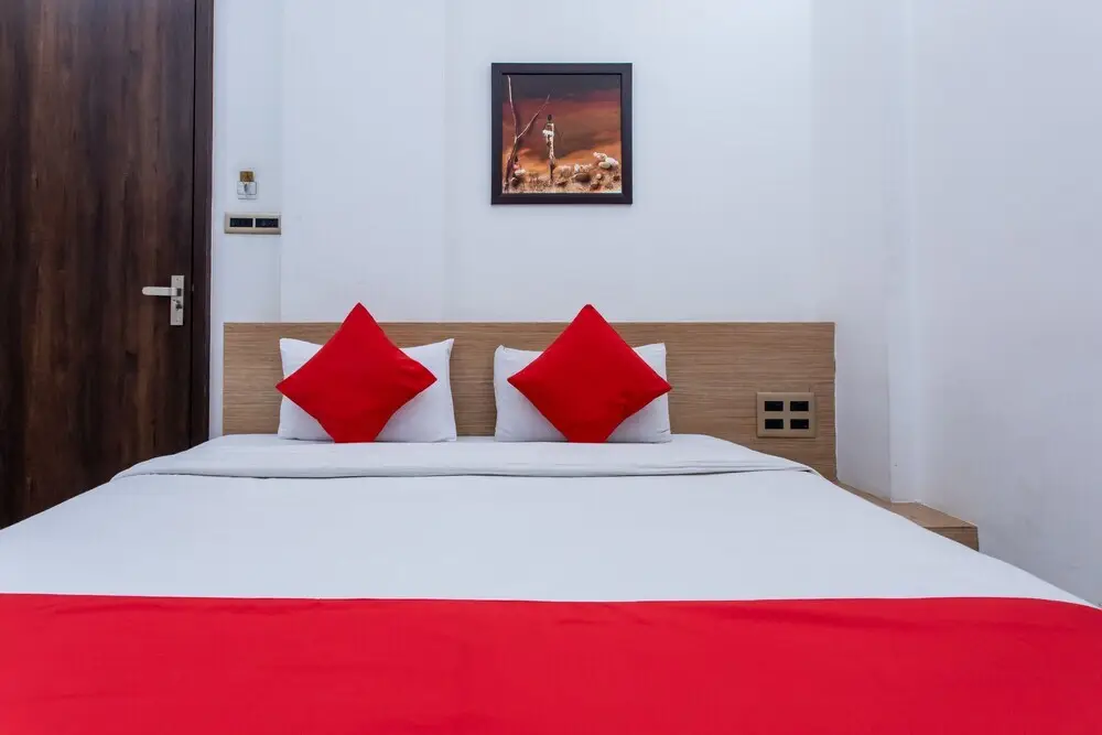 Бхопал: OYO 27658 Hotel New Mohit Regency