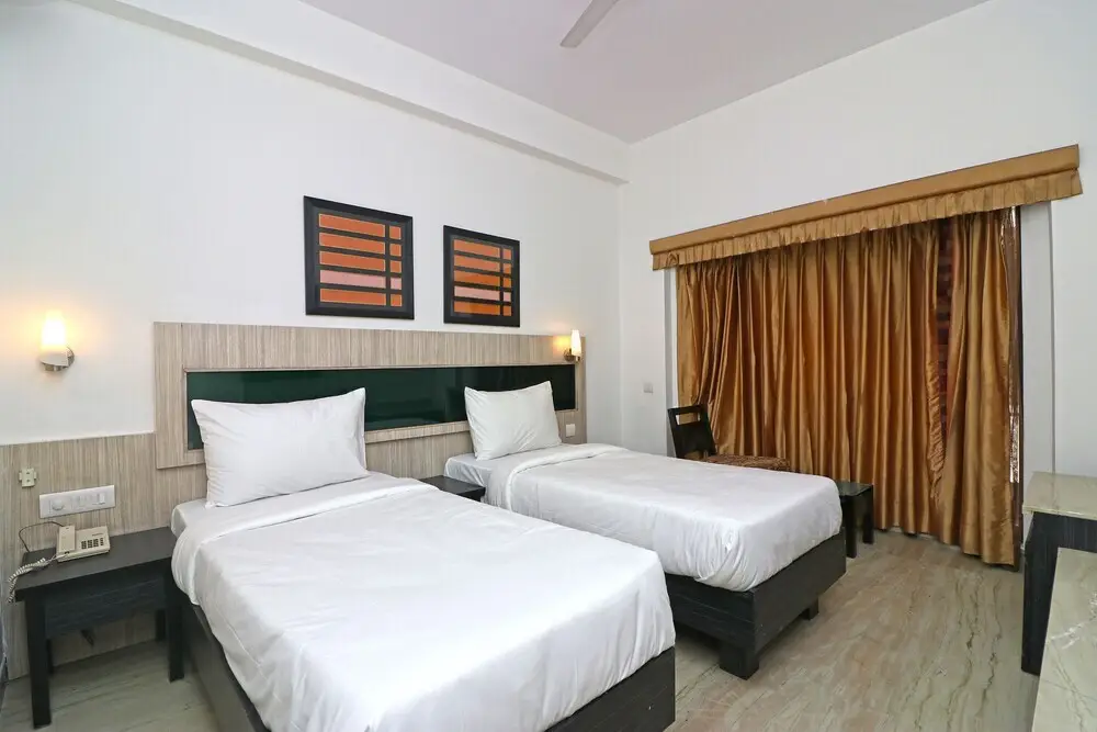 Гуруграм: SilverKey Executive stays 18572 Sohna Road