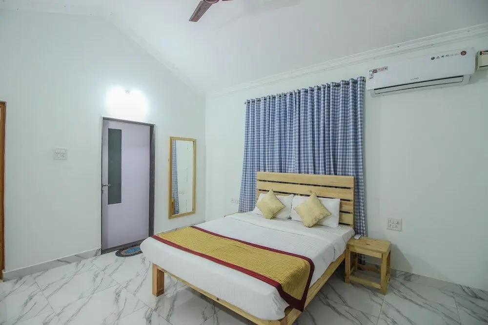 Панаджи: OYO 10296 Home Sunset View 3BHK Dona Paula