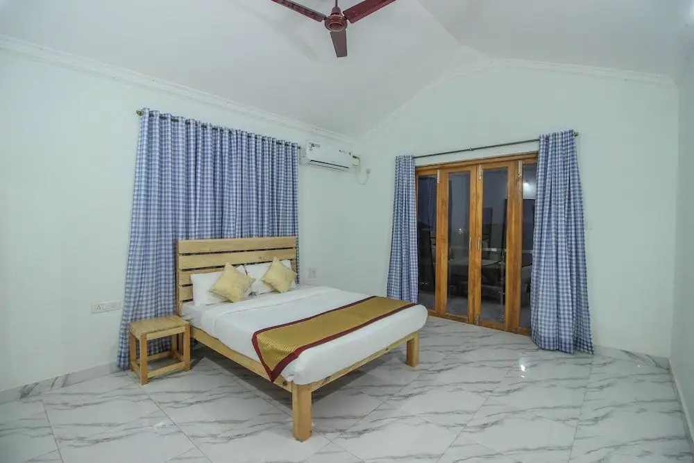 Панаджи: OYO 10296 Home Sunset View 3BHK Dona Paula