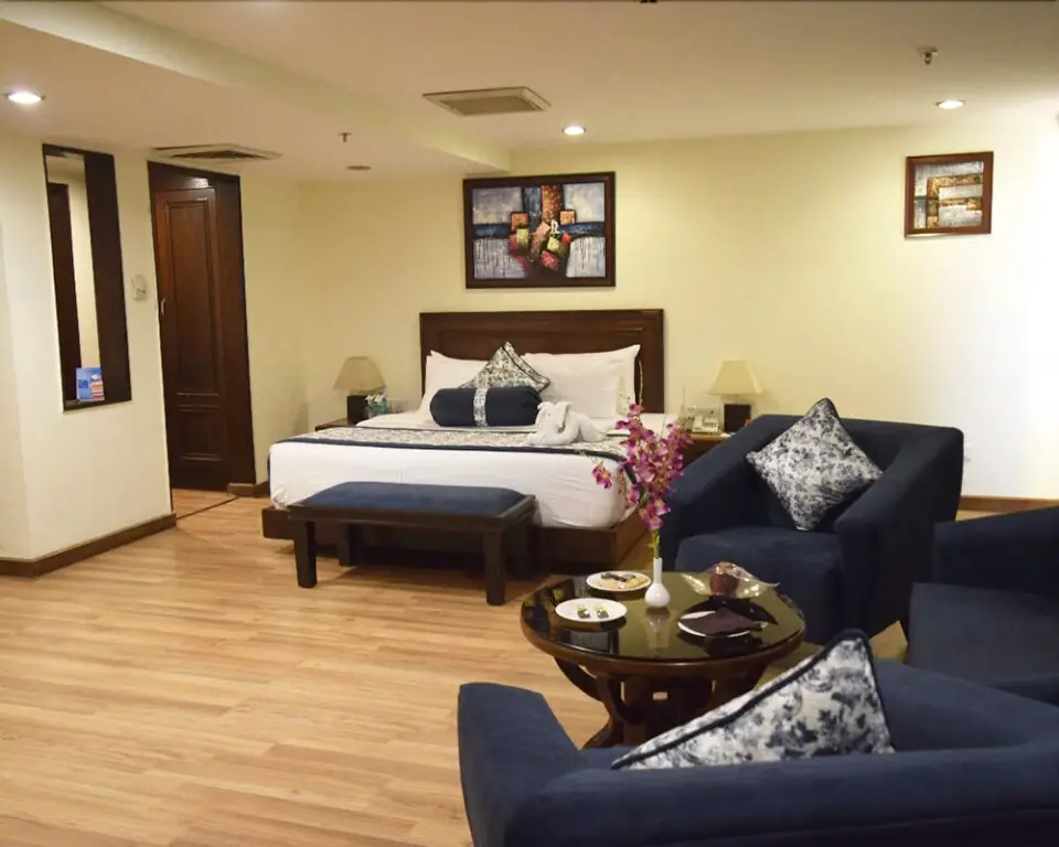 Прем-Нагар: V One Hotel - The Competent Palace