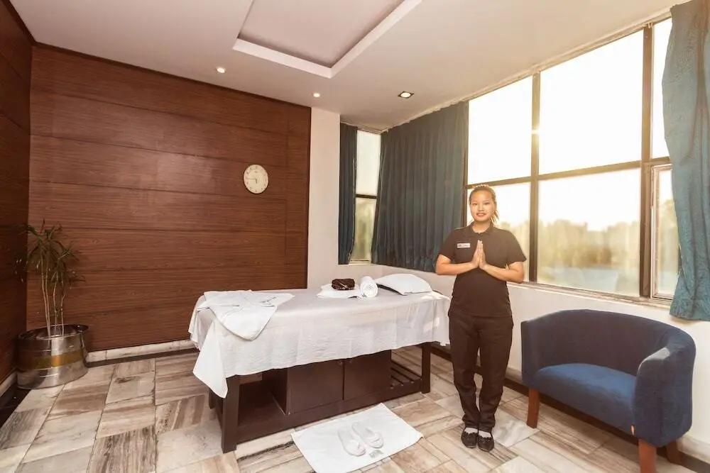 Прем-Нагар: V One Hotel - The Competent Palace