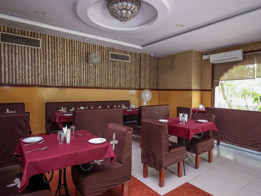 Джайпур: Oyo 15214 Mahal Rajwada Resort