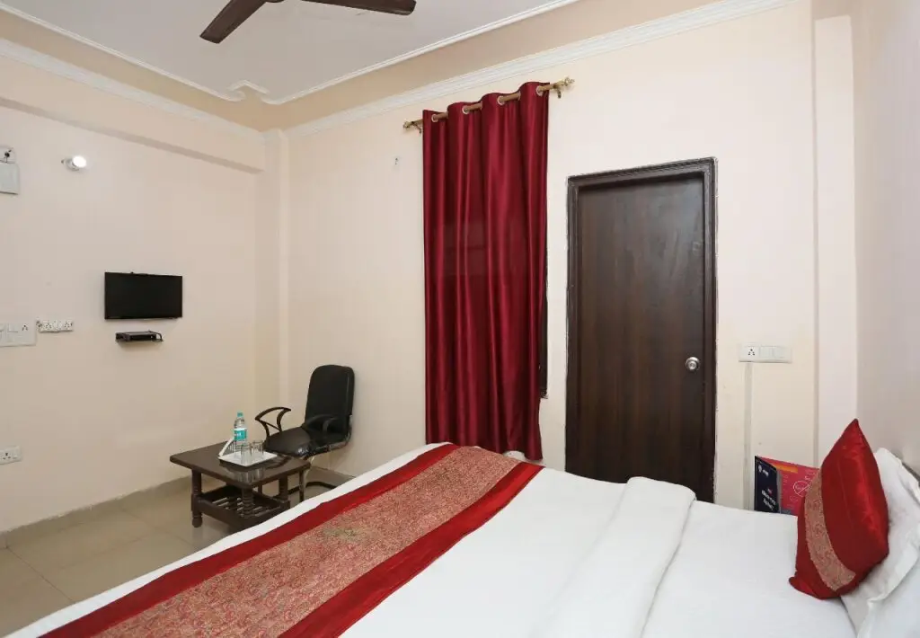Нью-Дели: OYO 8404 Hotel Aerofly