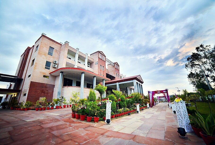 Sidhi Royal Castle — фото 1