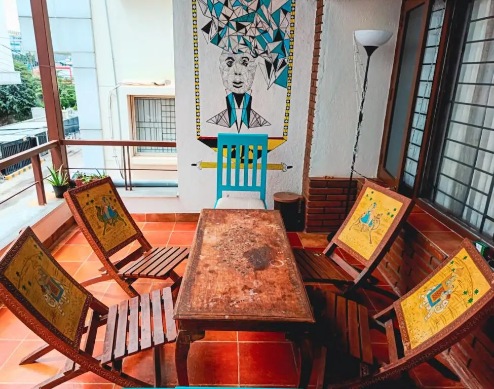 Бангалор: Hibernest Indiranagar