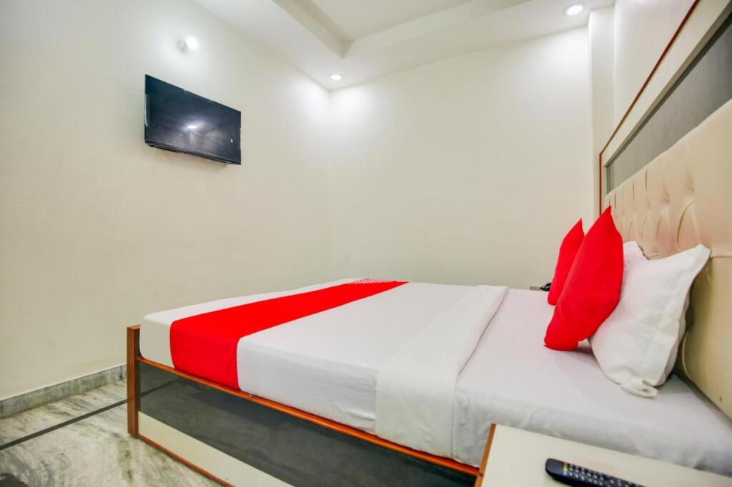 Чандигарх: OYO Flagship 807871 Hotel The Kings Inn