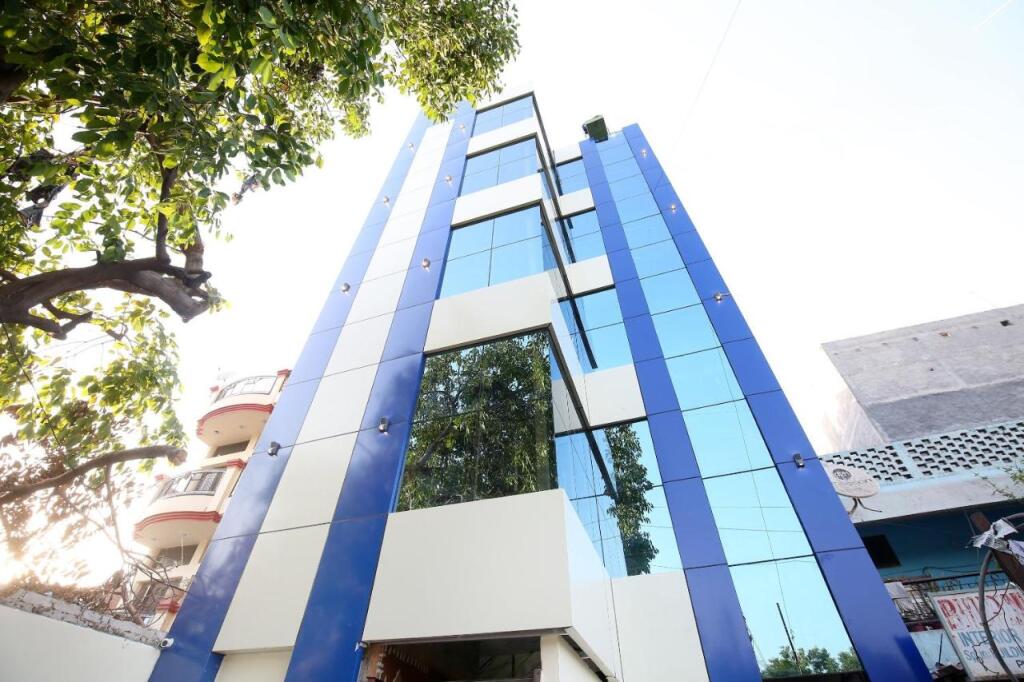 OYO Flagship 40307 Mohali Blue — фото 1