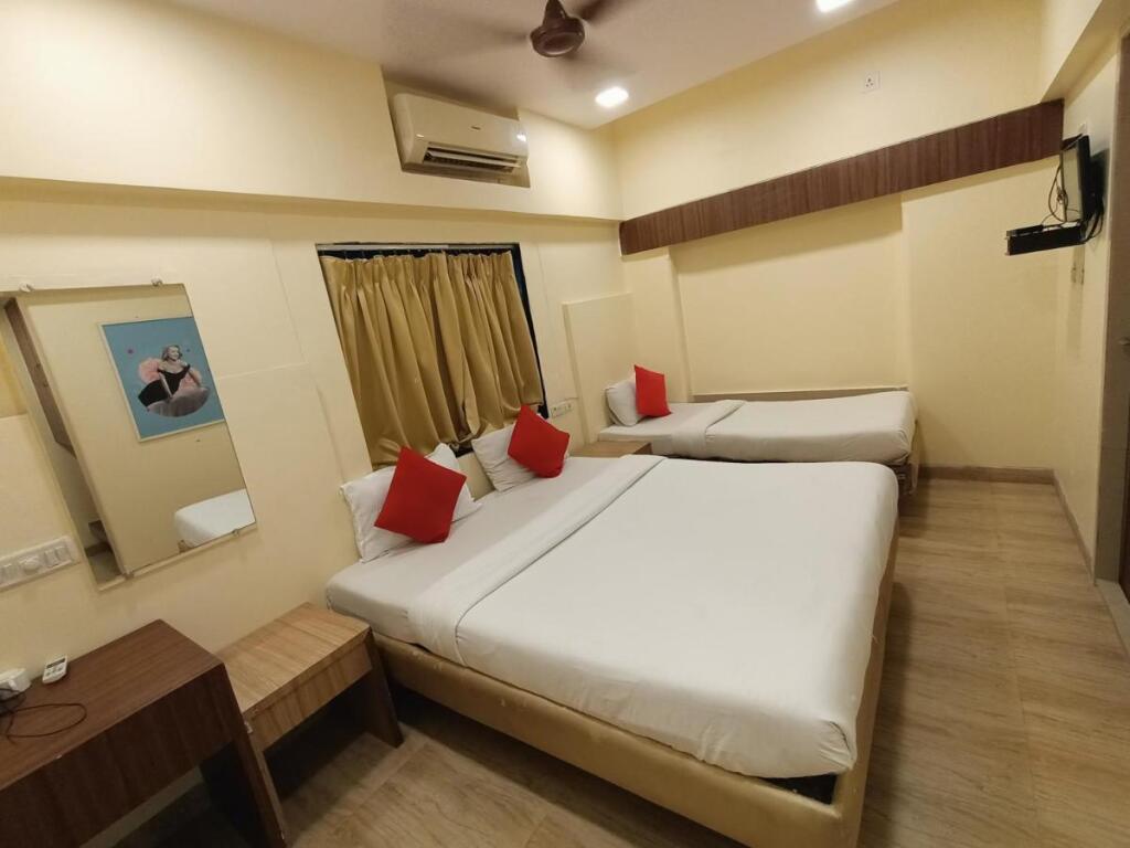 Панвель: Payal Hotel Panvel