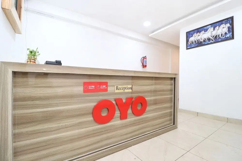Мохали: Oyo 26606 Hotel R K Grand