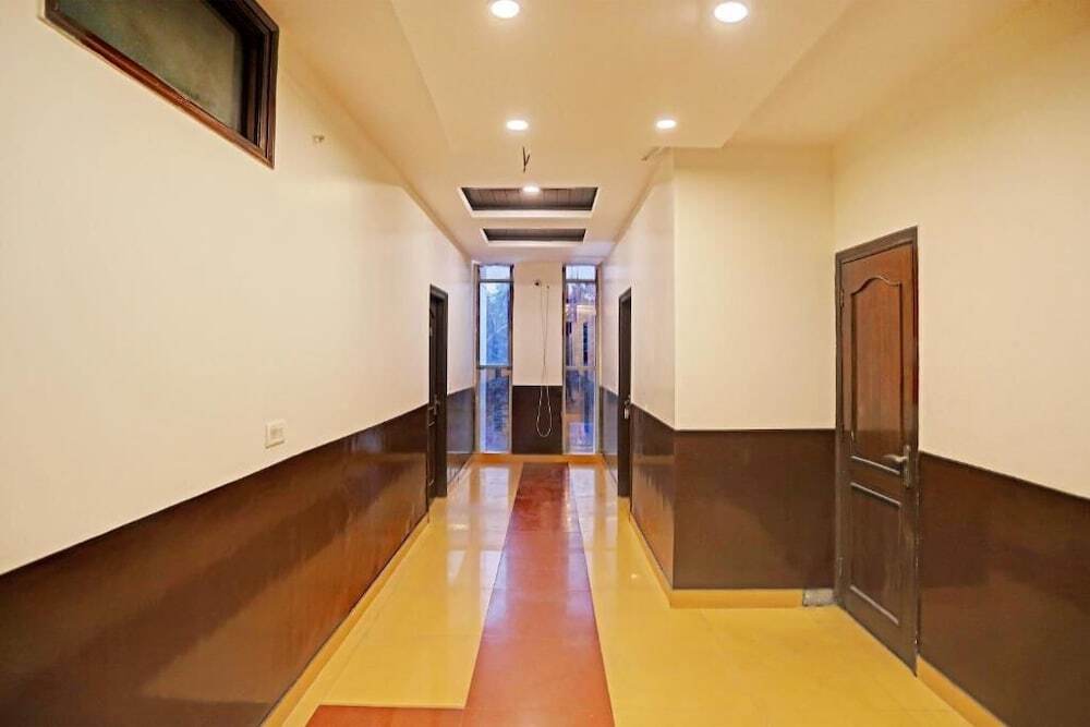 Газиабад: Hotel Grand Tushar
