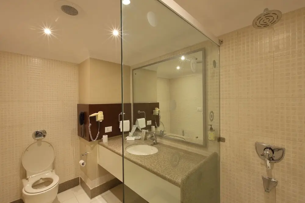 Бадди: Best Western Royal Park