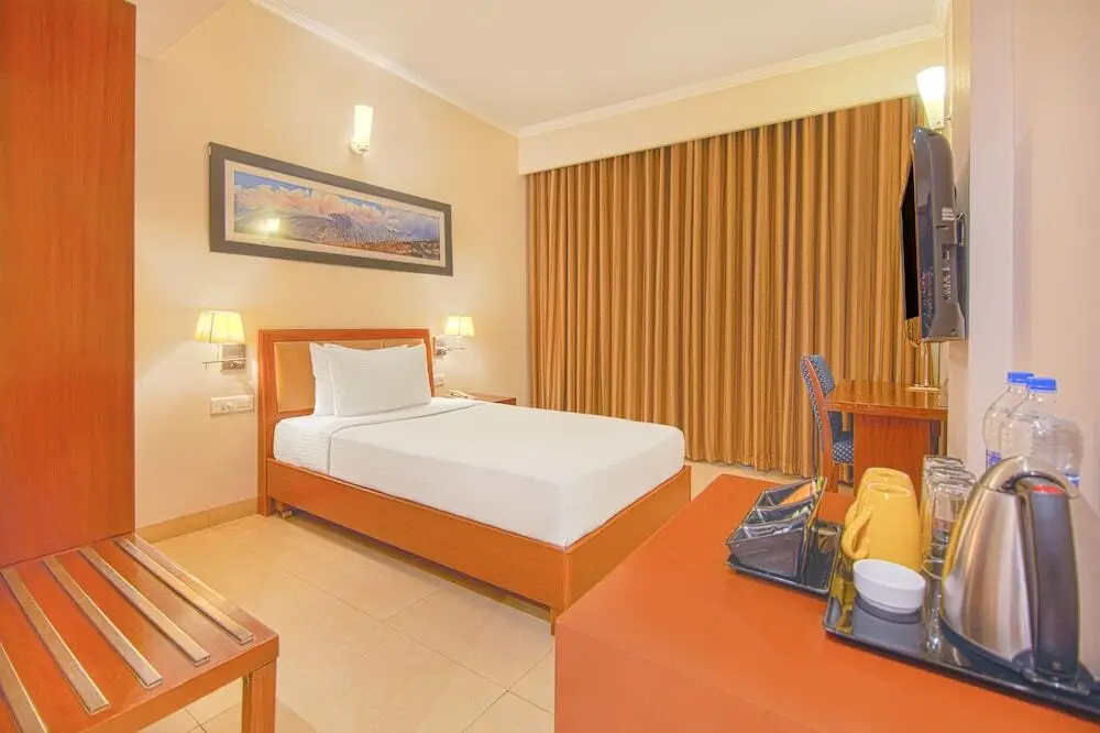 Бадди: Best Western Royal Park