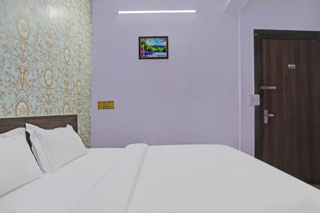 Газиабад: Collection O 804997 Parth Residency