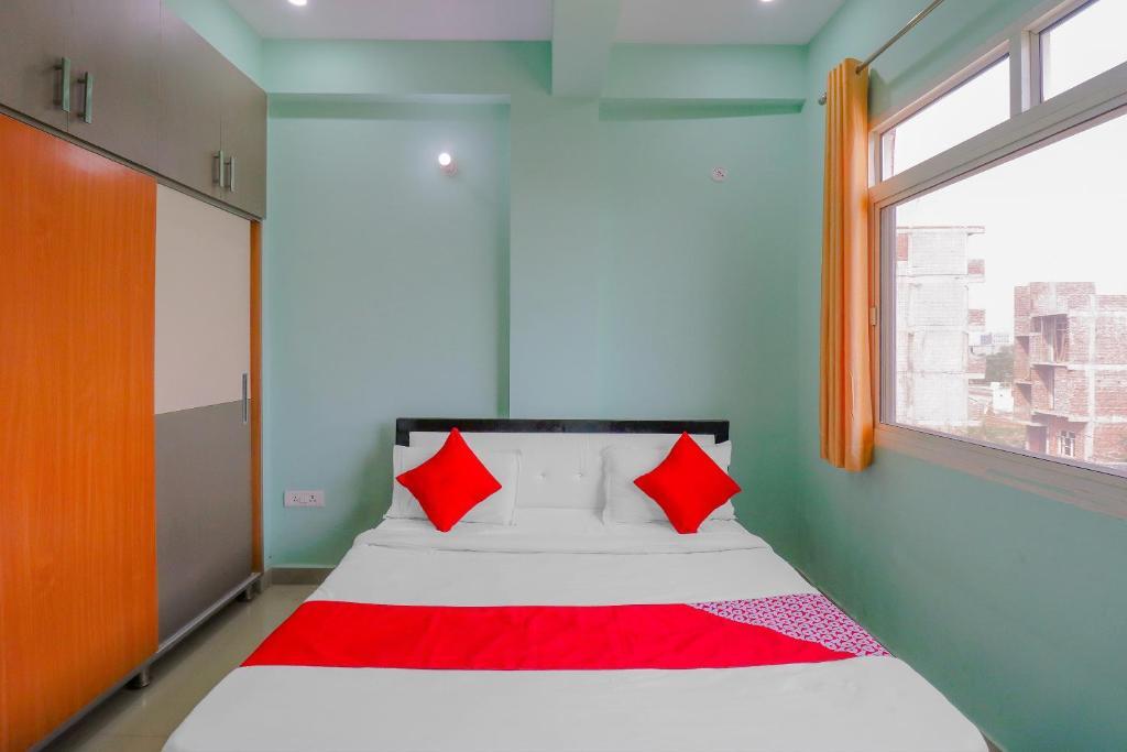 Нойда: OYO Flagship AM Residency Near Noida Sector 51 Metro Station