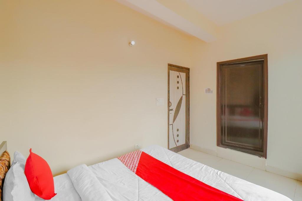 Нойда: OYO Flagship AM Residency Near Noida Sector 51 Metro Station