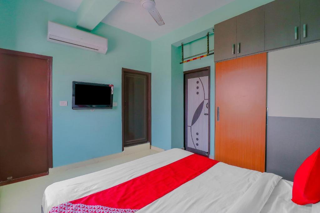 Нойда: OYO Flagship AM Residency Near Noida Sector 51 Metro Station