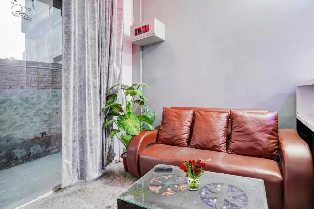 Нойда: OYO Flagship 805953 Hotel Ic Tower