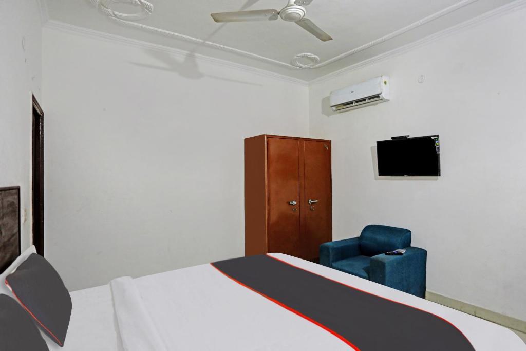 Нойда: Collection O Mayank Guest House Near ISKCON Temple Noida