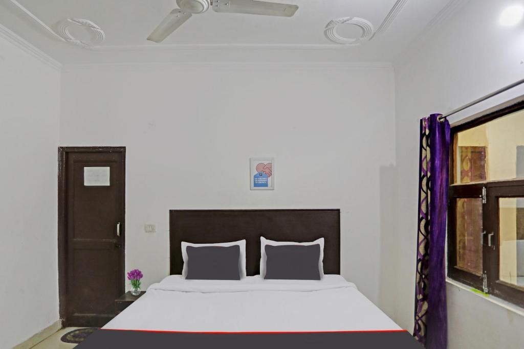 Нойда: Collection O Mayank Guest House Near ISKCON Temple Noida