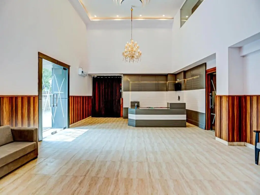 Нойда: Hotel Noida Grand