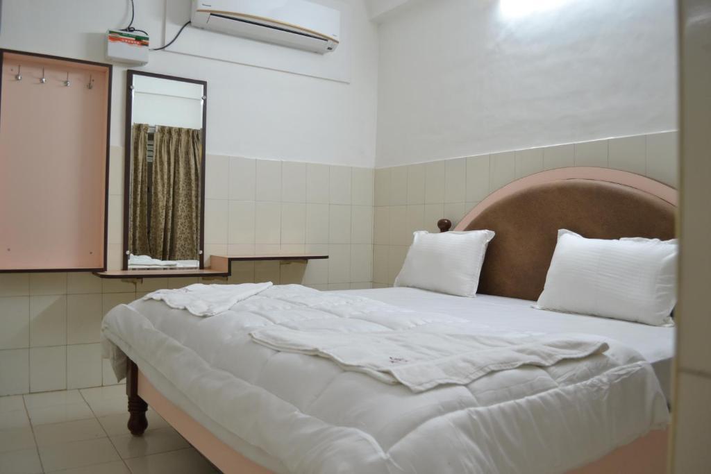Гунтур: Athidhi Inn Guntur