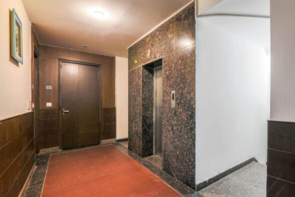 Гуруграм: OYO Flagship Classic Hotel Sector 14 Near Leisure Valley Park