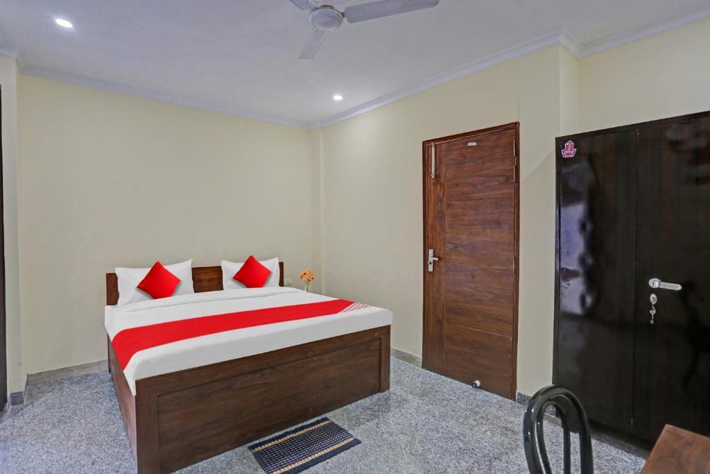 Гуруграм: Flagship Unicorn Rooms Near Omaxe Celebration Mall