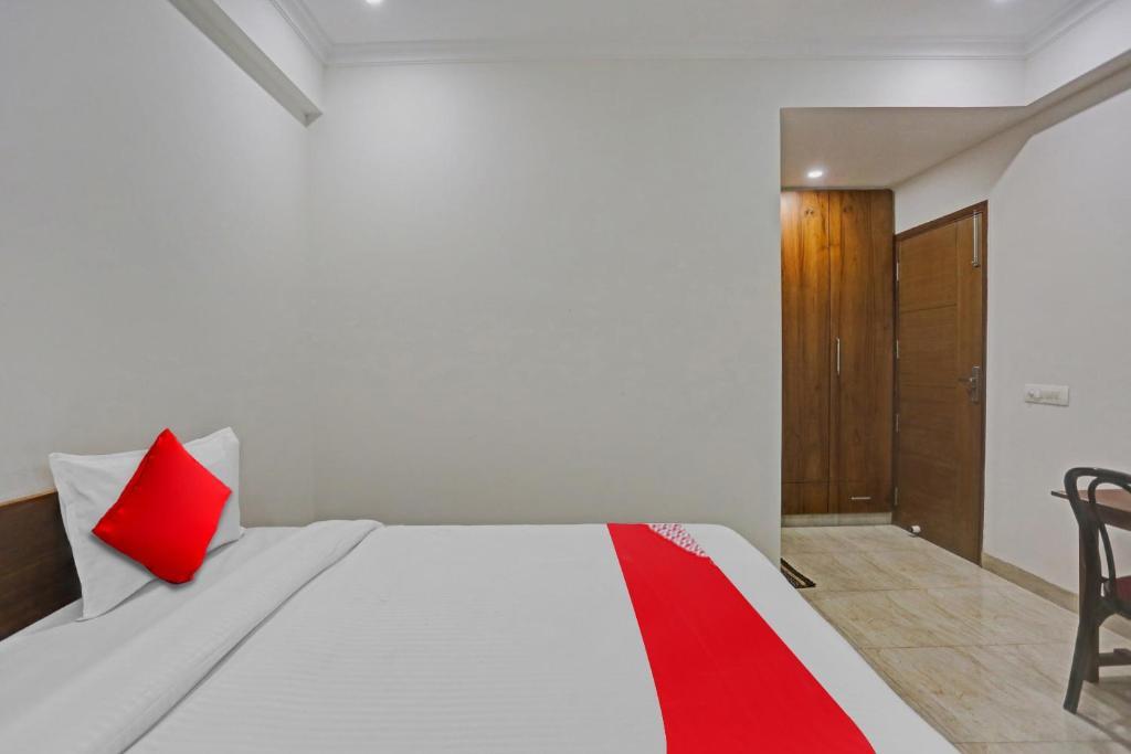 Гуруграм: Flagship Unicorn Rooms Near Omaxe Celebration Mall