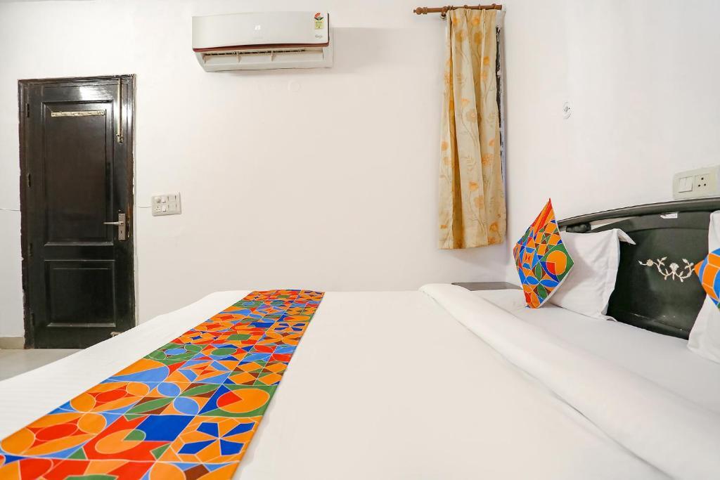 Гуруграм: FabHotel Velvet Suites