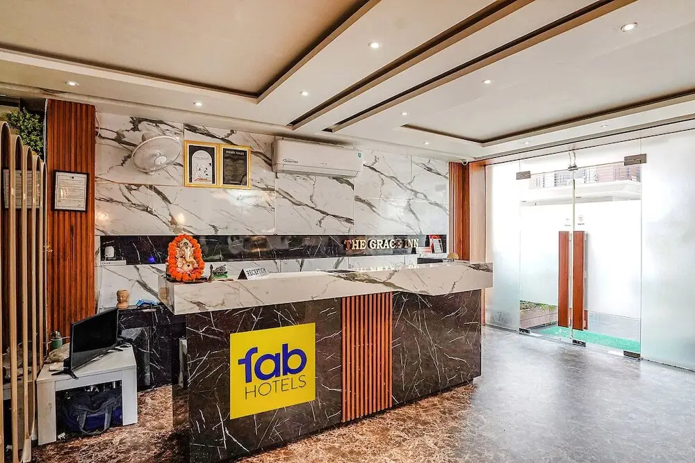 Fabhotel Grace Inn — фото 1
