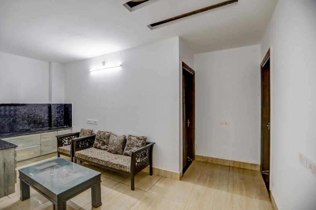 Гуруграм: Collection O 75157 Hotel Crystal
