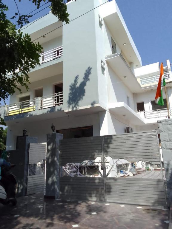 Hotel Rajvanshi By WB Inn — фото 1