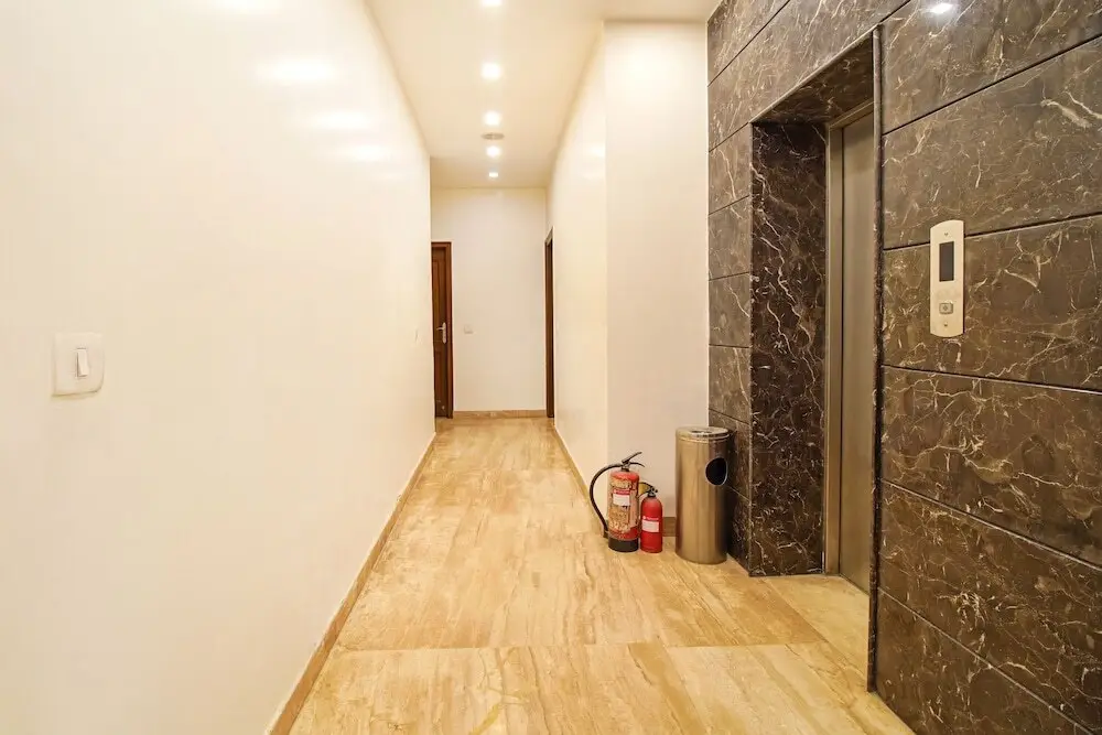 Гуруграм: OYO Rooms Cyber City Oakwood