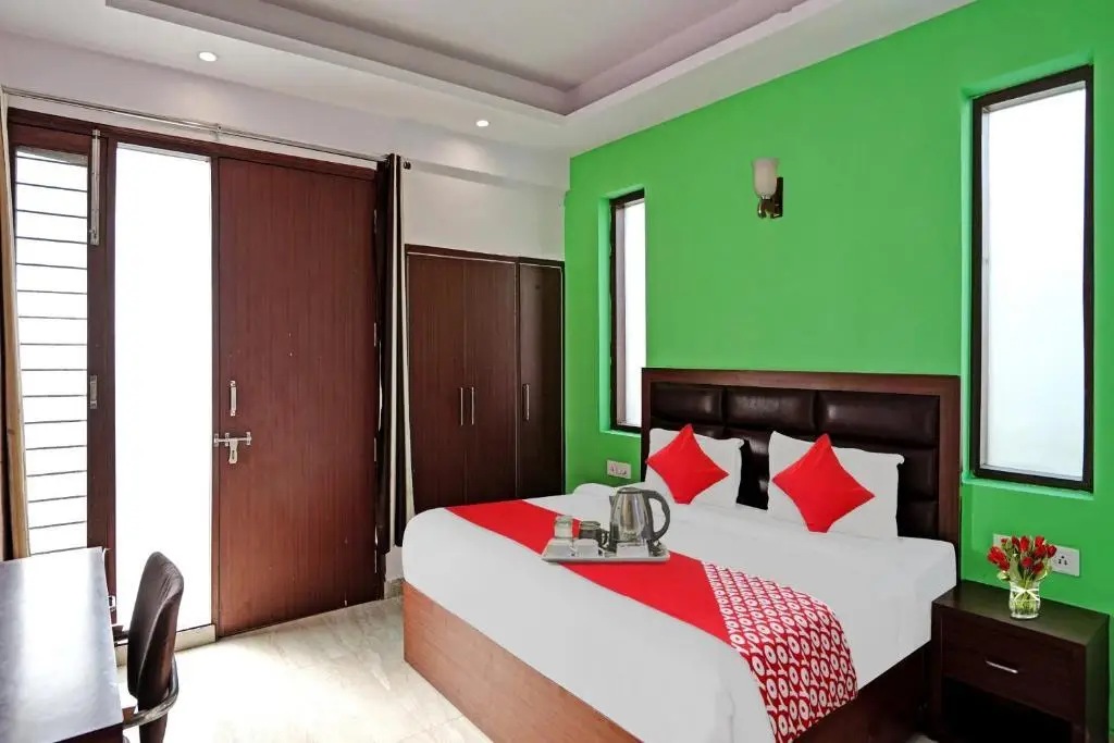 Нойда: Flagship Hotel Kailash Near Iskcon Temple Noida