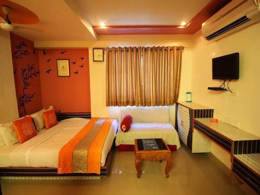 Ахмедабад: OYO Rooms Sola SG Highway 2
