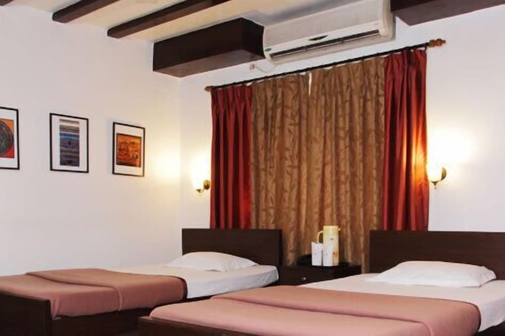 Колката: 662B The Guest House