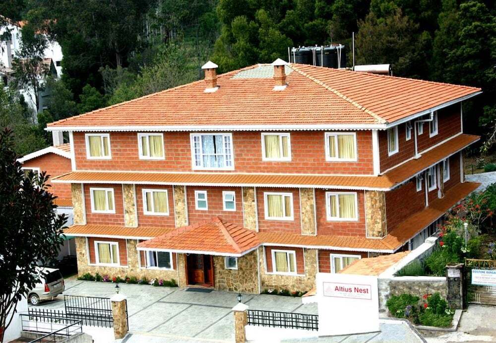 OYO Premium Convent Road Near Lake — фото 1