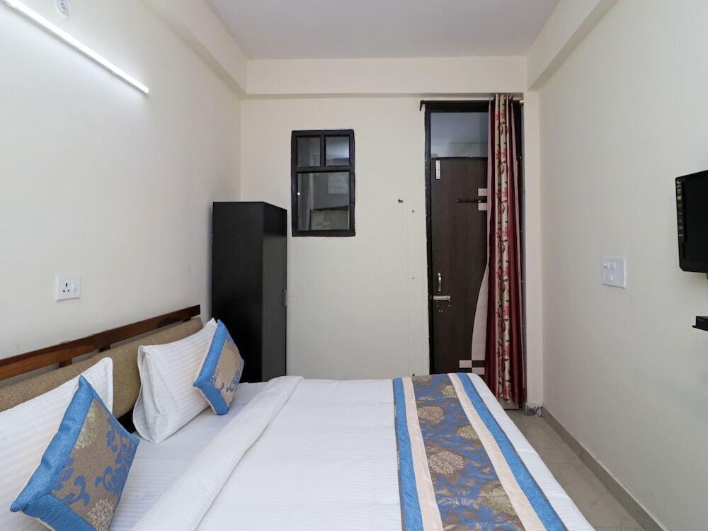 Нойда: Oyo 10663 Triage Home Stay