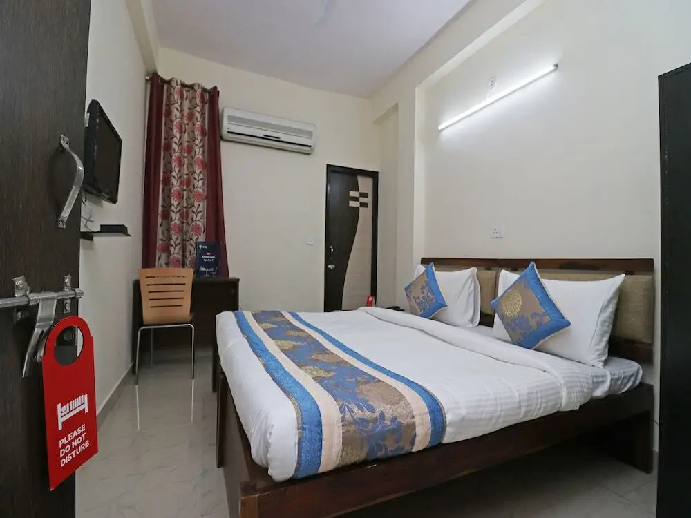 Нойда: Oyo 10663 Triage Home Stay