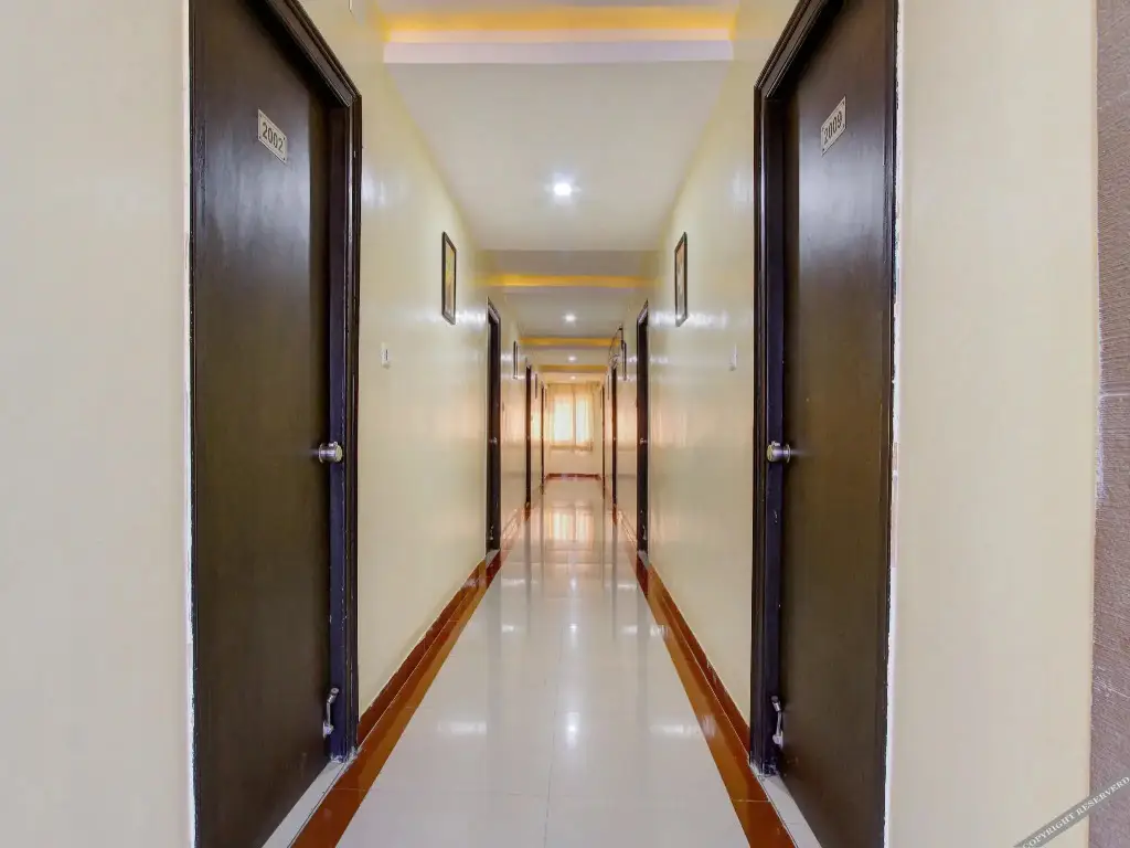 Oyo 3787 9 Star Hotel — фото 1