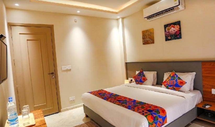 Нойда: Hotel Global Corporate Noida