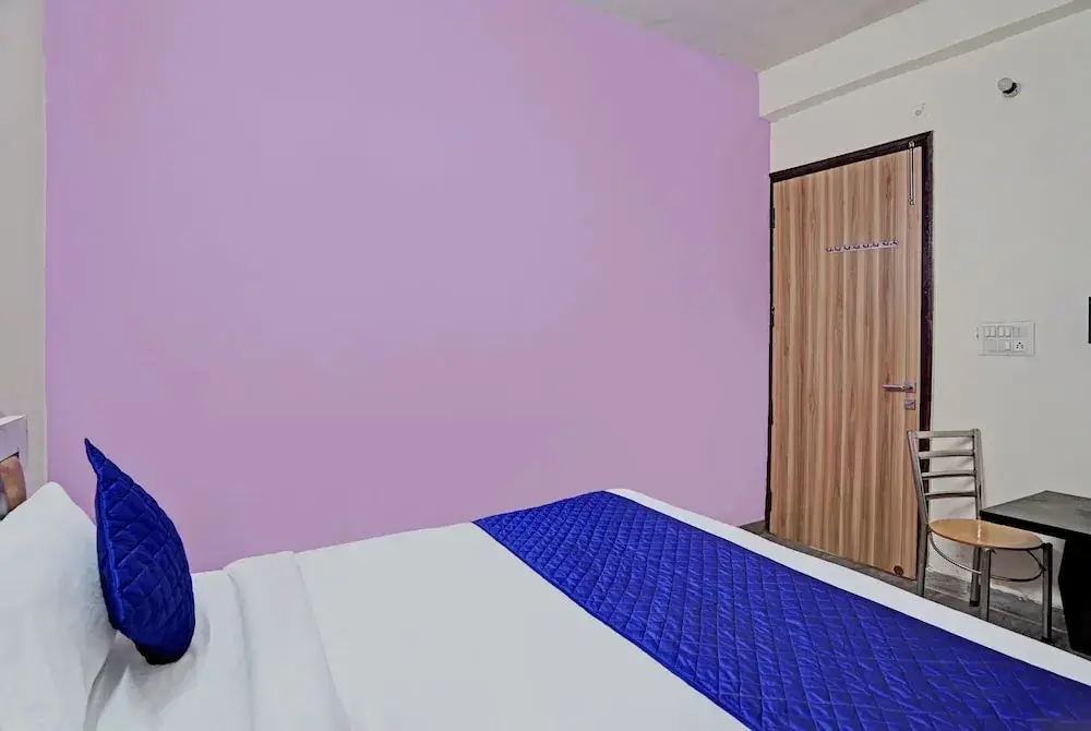 Нойда: Hotel FNG Metro View