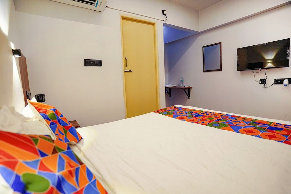 Особая экономическая зона Mahindra World City: Fabexpress The Magnum Inn