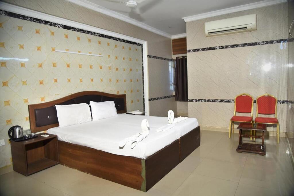 Ченнаи: Le Royal Inn Mugappair Chennai