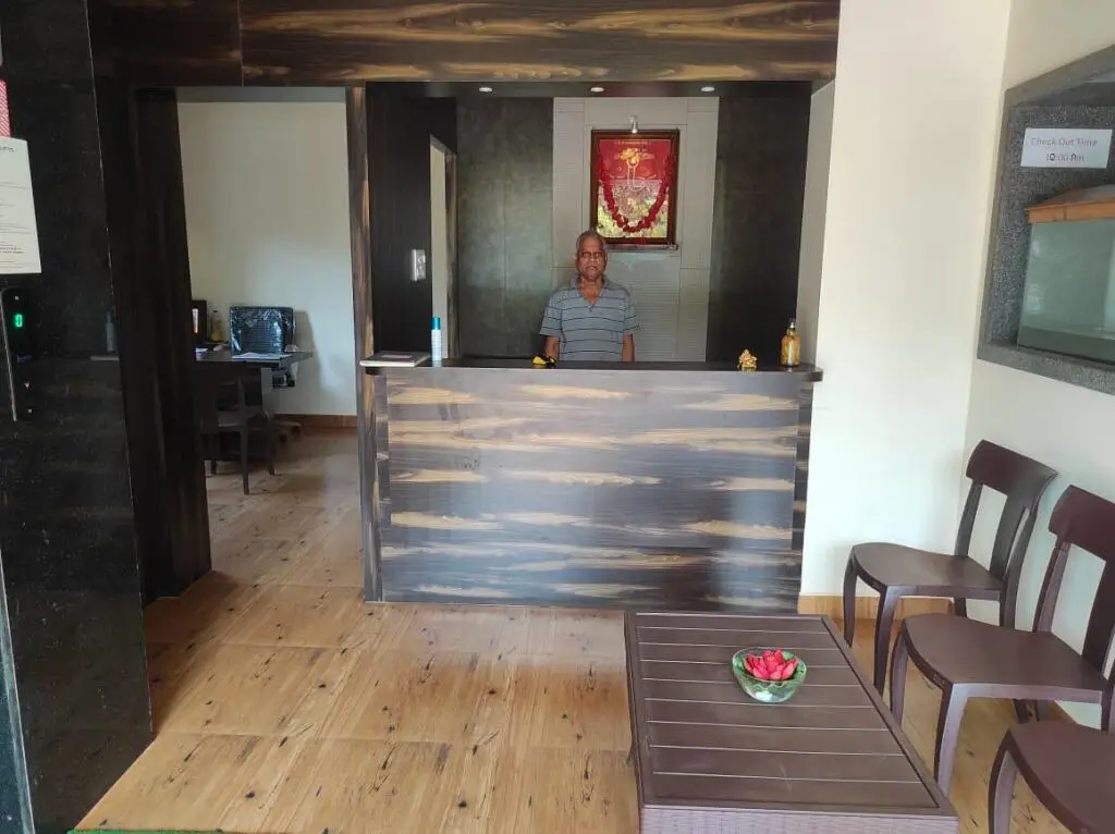 Ратнагири: Hotel Deepak Executive, Ganpatipule