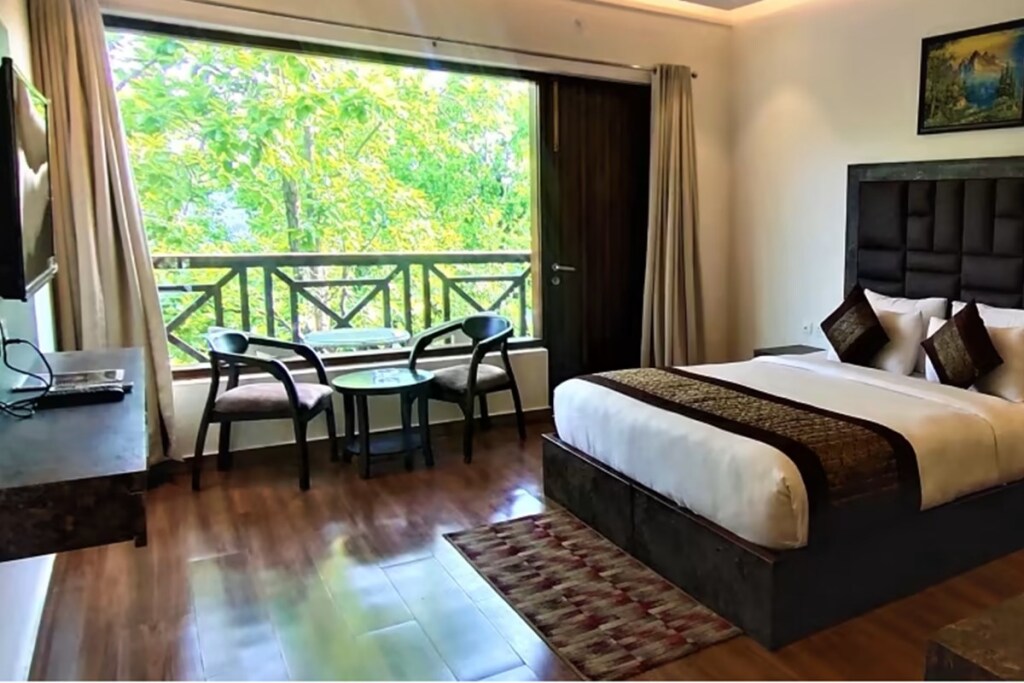 Чопра Лагга Умрейла: Summit Jungle Lodge, Lansdowne