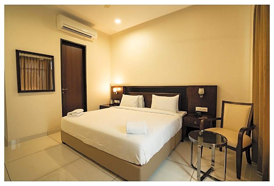 Davanagere: Cikada Hotels