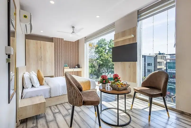 Дехрадун: Hotel Limewood Residency